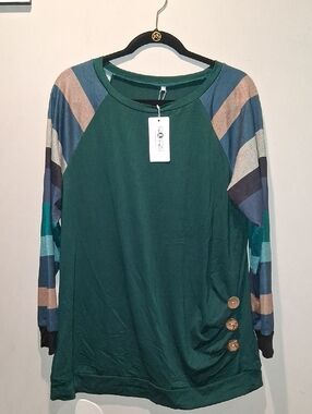 NWT Cute Ladies Top With Button Design